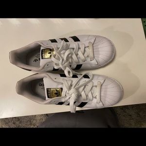 Adidas superstars